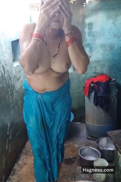 mature aunty bathing xxx hidden cam