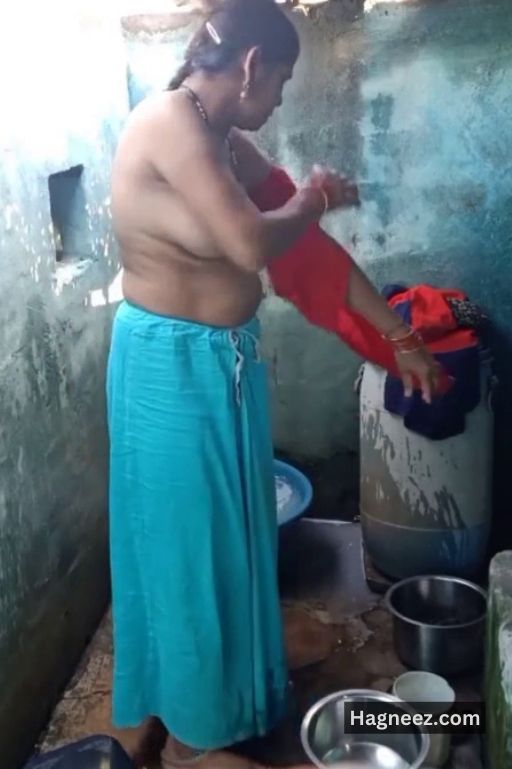 mature aunty bathing xxx hidden cam