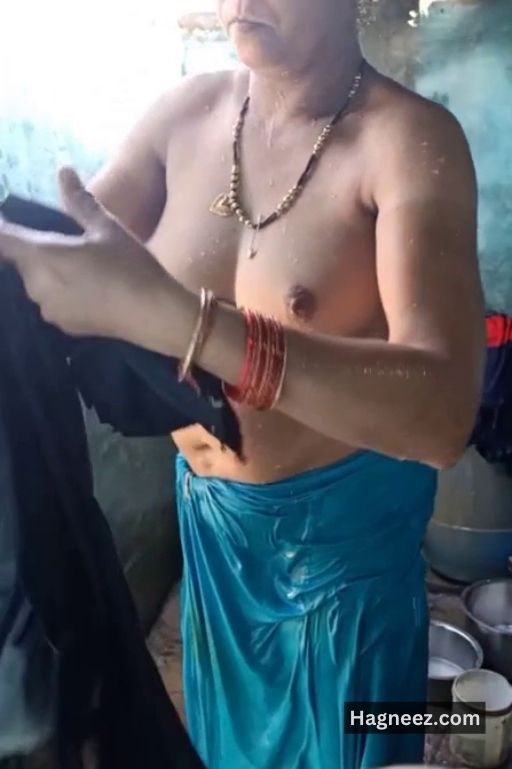 mature aunty bathing xxx hidden cam