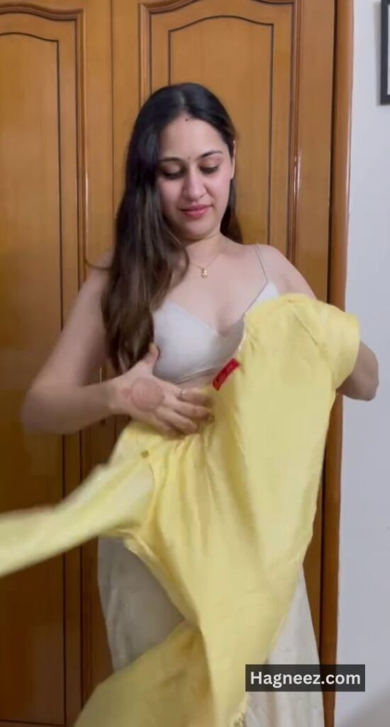 girl removing clothes nudes