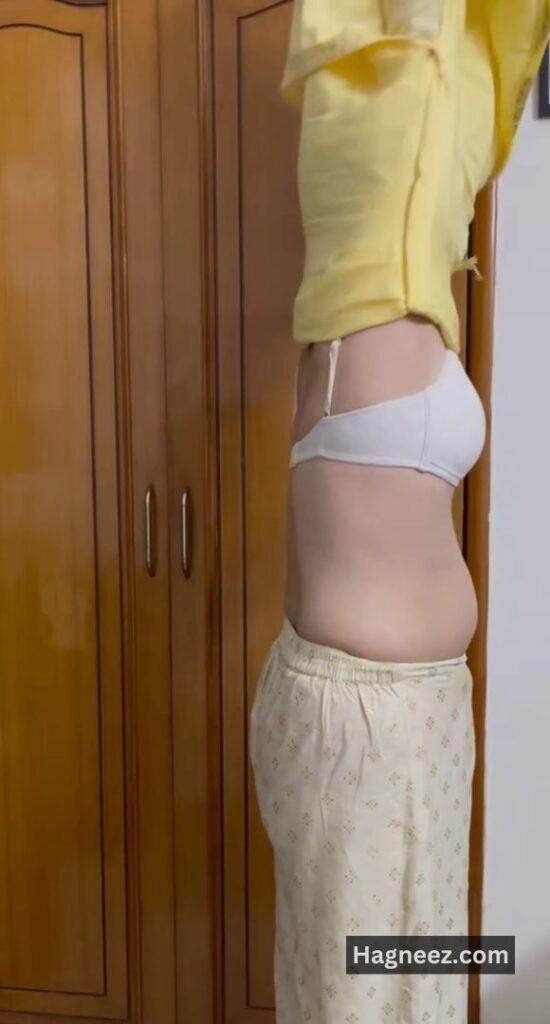 girl removing clothes nudes