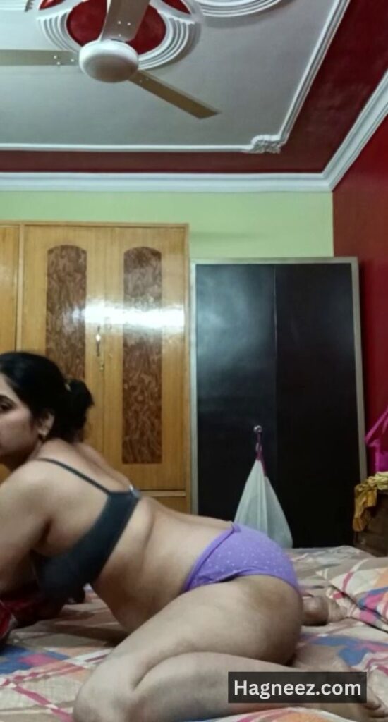 desi girl bra panty nude