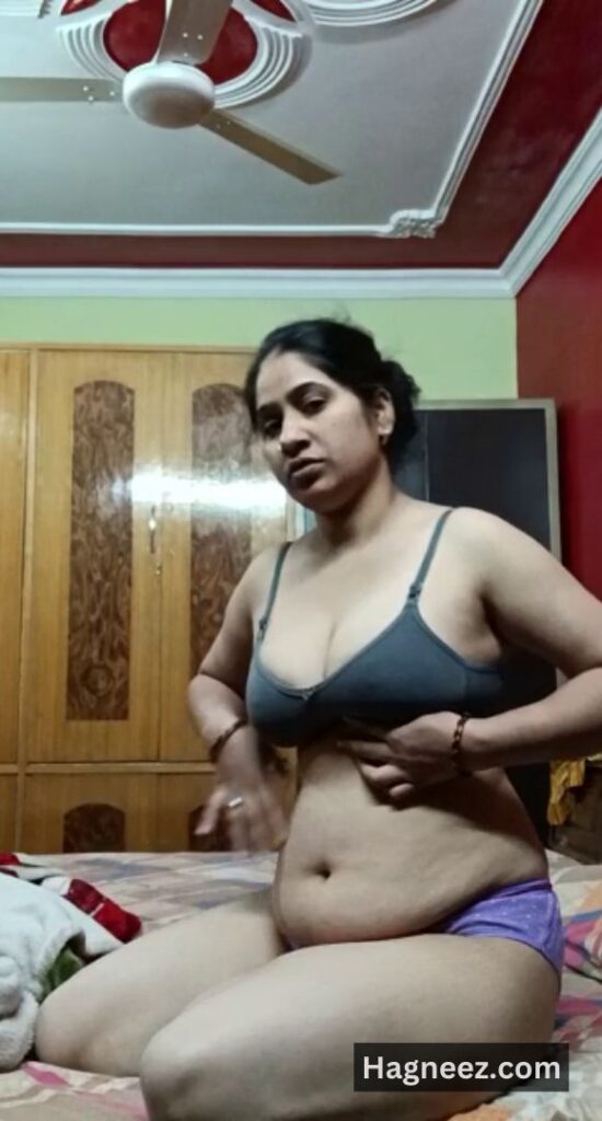 desi girl bra panty nude