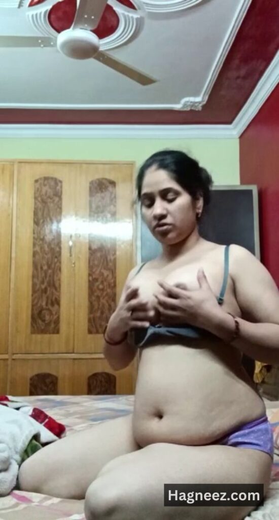 desi girl bra panty nude