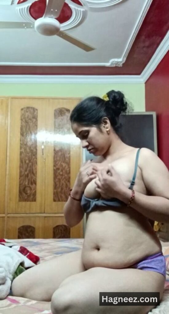 desi girl bra panty nude