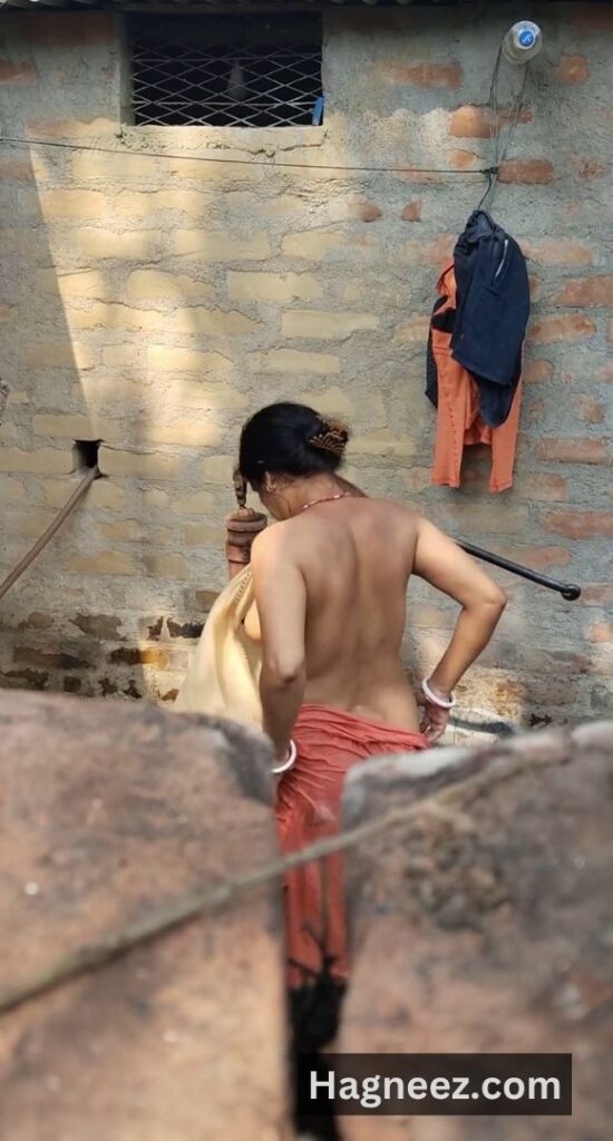 village bhabhi bathing nude