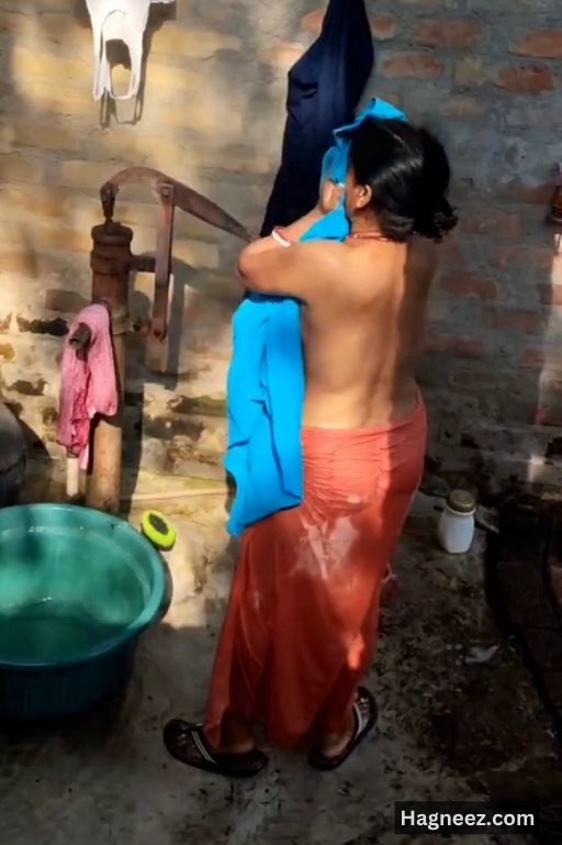aunty bathing video hidden cam