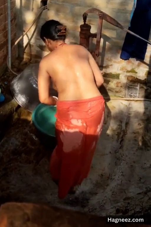 aunty bathing video hidden cam