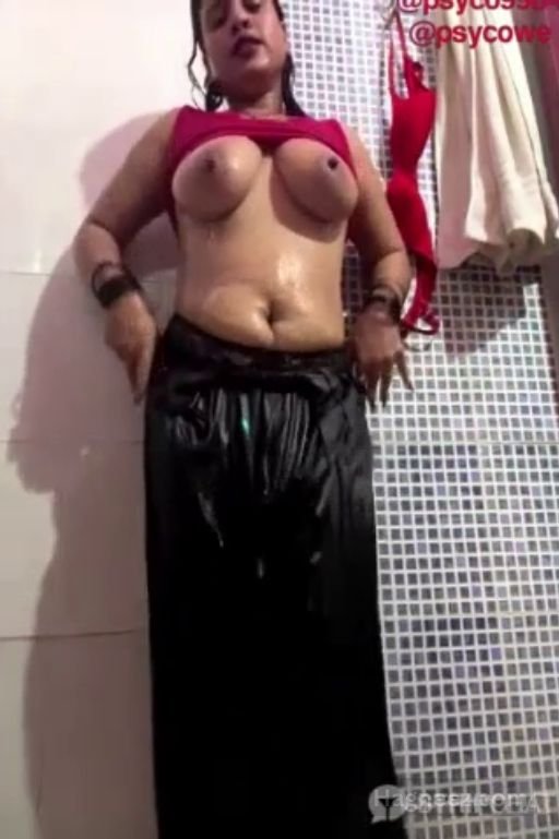 v hot sweti live pussy fingering