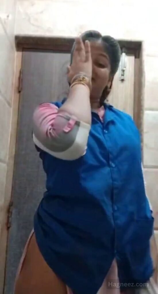 desi girl stripping clothes nude